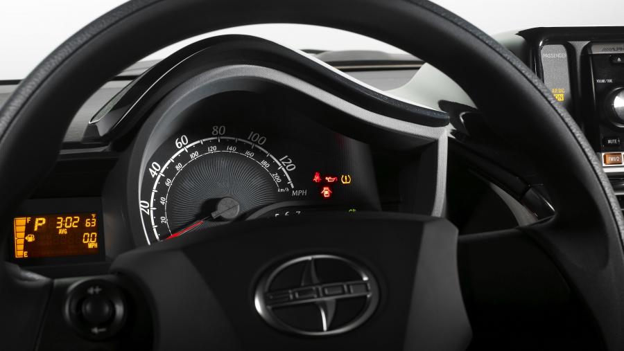 Панель приборов Scion iQ 2011 года  (фото 14 из 42)